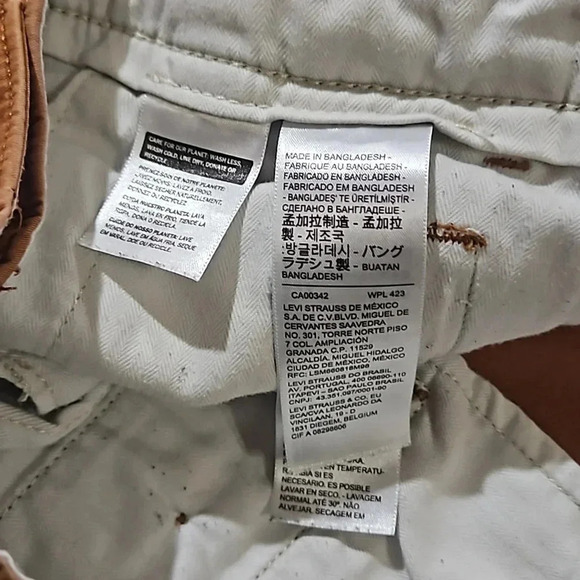 LEVI'S SHORT - Picture 8 of 9